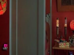 Rose McGowan sexy , cleavage scene in Jawbreaker 1