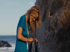 Brooklyn Decker in Just Go With It 6