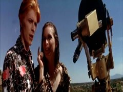 Candy Clark in The Man Who Fell To Earth 18