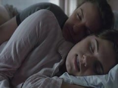 Lena Dunham Bathtub , Couple in Girls (series) (2012) 1
