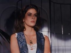 Teri Hatcher in Tales from the Crypt 5