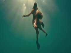 Kelly Brook nude, diving scene in Piranha 13