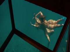 Kelly Brook nude, diving scene in Piranha 15