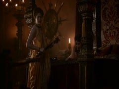 Carice van Houten in Game Of Thrones 13