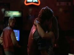 Jodie Foster kissing , hot scene in The Accused 5