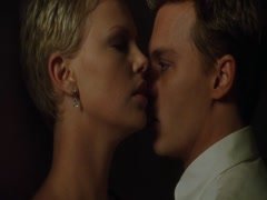 Charlize Theron in The Astronauts Wife 9