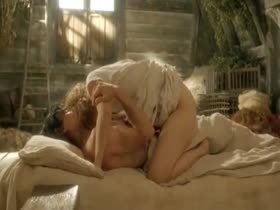 Claire Danes nude , boobs scene in Stage Beauty (2004)