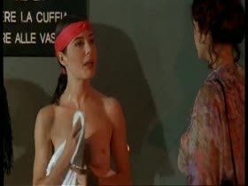 Nude scene from Cosi Fan Tutte  9
