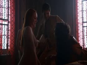 Game of Thrones nude and lesbian scene 5