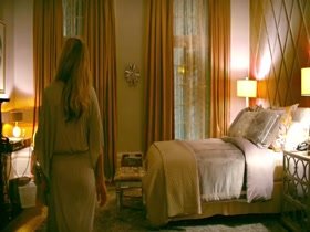 Margot Robbie Blonde , Kissing scene in Focus (2015) 7