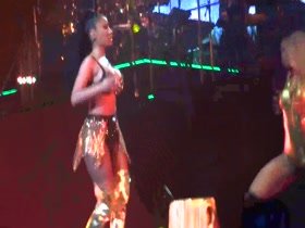 Nicki Minaj in Anaconda (Live) Paris, Zenith 15