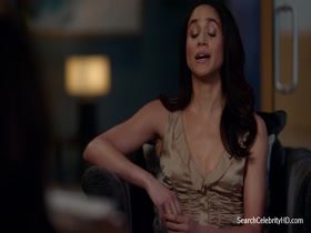 Meghan Markle cleavage , hot scene in Suits S05E02 13