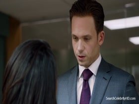 Meghan Markle cleavage , hot scene in Suits S05E02 6