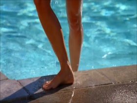 Jennifer Garner Bikini Scene 4