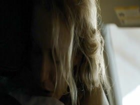 Penelope Mitchell in Zipper (2015) 18