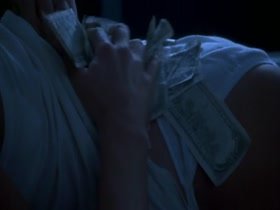 Demi Moore Nice Butt , Lingerie in Indecent Proposal (1993) 7