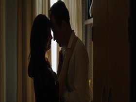 Lena Headey Kissing , Couple scene in Zipper (2015) 2