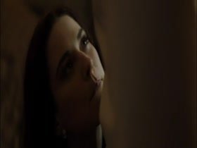 Lena Headey Kissing , Couple scene in Zipper (2015) 4