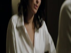 Lena Headey Kissing , Couple scene in Zipper (2015) 8