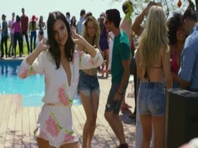 Emily Ratajkowski in We are Your Friends 6
