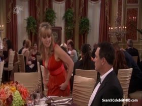 Megyn Price in Rules of Engagement 6