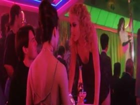 Elizabeth Berkley Poledance , Explicit in Showgirls (1995) 7