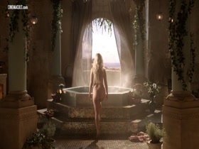 Emilia Clarke Esme Bianco Sahara Knite in Game of Thrones 3