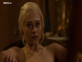 Emilia Clarke & Rose Leslie in Game of Thrones 4