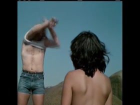 Tits , Stand Doggy In A Femea do Mar (1981) 3