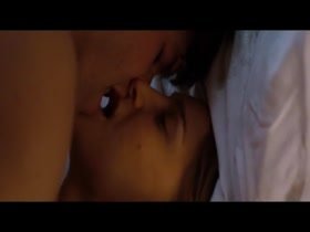 Natalie Portman Lingerie , Kissing in No Strings Attached 10