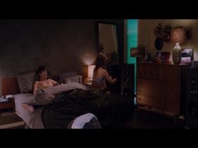 Natalie Portman in No Strings Attached scene 1 14