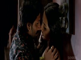 Vidya Balan hot, kissing scene in Ishqiya (2010) 13