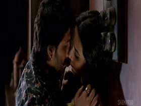 Vidya Balan hot, kissing scene in Ishqiya (2010) 14