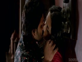 Vidya Balan hot, kissing scene in Ishqiya (2010) 16