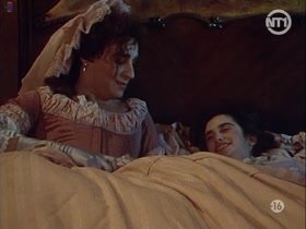 Penelope Cruz in Serie rose.Elle et lui (1991) 17