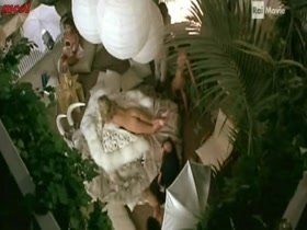 Barbara Bouchet in Per Favore Occupati di Amelia (1981) 5