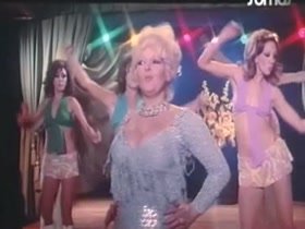 Barbara Rey in Virilidad a la española (1977) 19