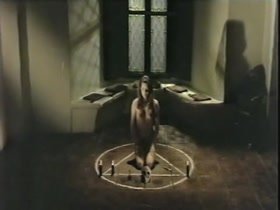Jenny Llada in Inquisicion (1976) 11