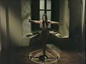 Jenny Llada in Inquisicion (1976) 14
