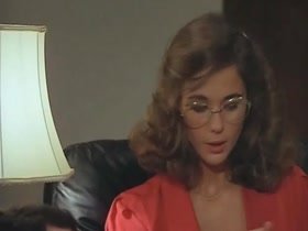 Alejandra Grepi in El rollo de septiembre (1985) 8