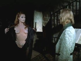 Helga Line in La saga de los Dracula (1973) 1