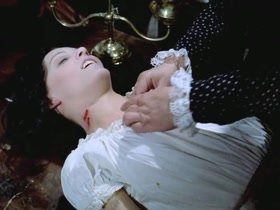 Helga Line in La saga de los Dracula (1973) 20