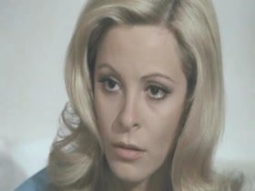 Maria Luisa San Jose in Los nuevos españoles (1974) 7