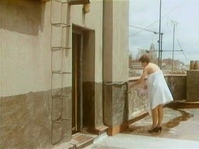 Esperanza Roy in A la palida luz de la luna (1985) 15