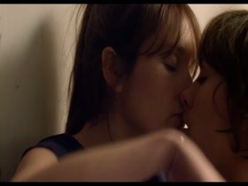 Anais Demoustier, Sophie Verbeeck in A trois on y va (2015) 1