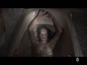 Adele Exarchopoulos Bathroom , boobs In Apnee (2015) 11