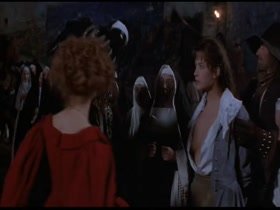 Sophie Marceau Costume , Cleavage in La Fille de d'Artagnan (1994) 19