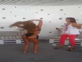 Anastasia Giousef showing some moves 7