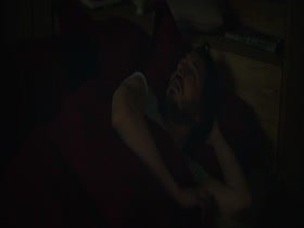 Adele Exarchopoulos Lingerie , Sexy Dance In perdument (2016) 20
