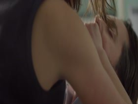 Adele Exarchopoulos Kissing , Horny In perdument (2016) 17